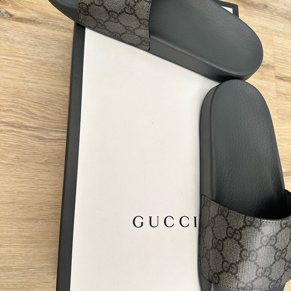 GUCCI SLIDES MEN SIZE - Picture 6 of 7
